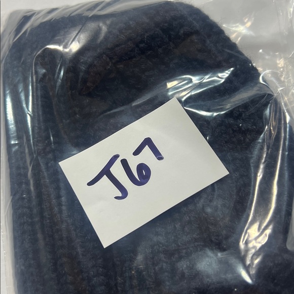 Anya hindmarch X Uniqlo hat - Picture 5 of 5